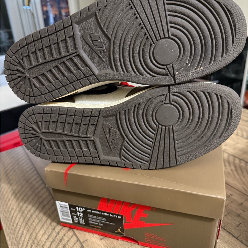 Nike Air Jordan 1 High OG — Travis UA - Picture 8 of 9